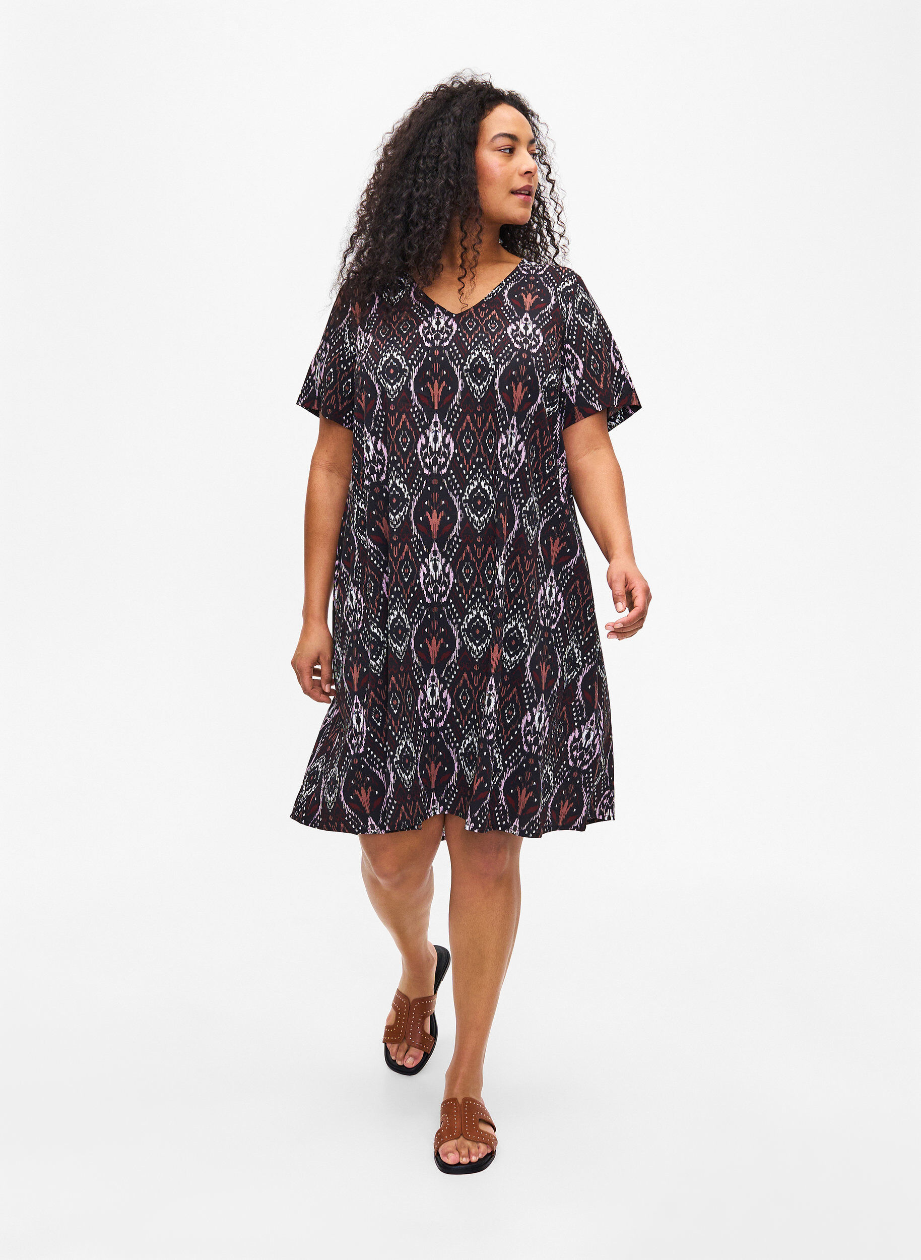 Zizzifashion FLASH - V-neck dress with print, Black Rose Ethnic, Model image number 2