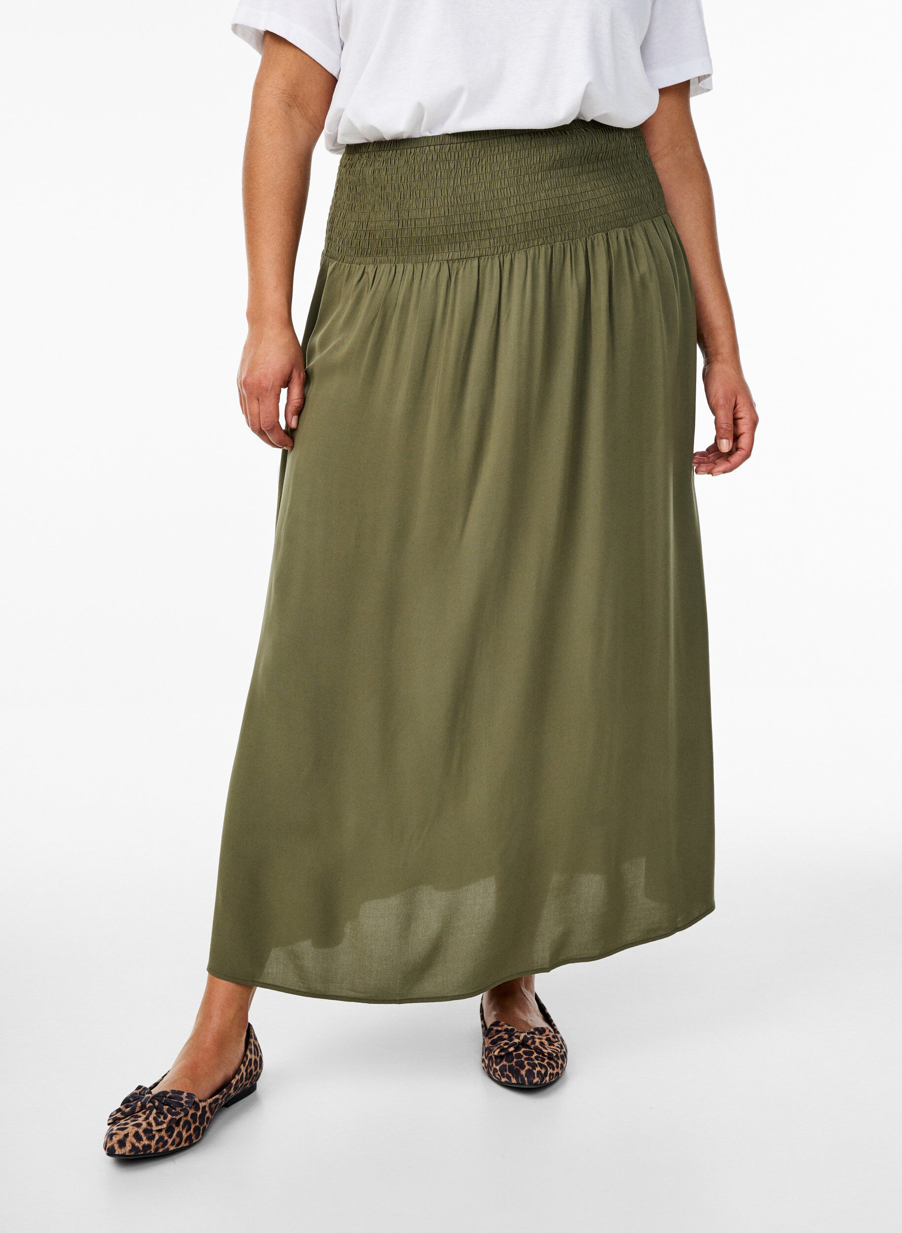 Zizzifashion Viscose maxi skirt with smocking, Green, Model image number 2