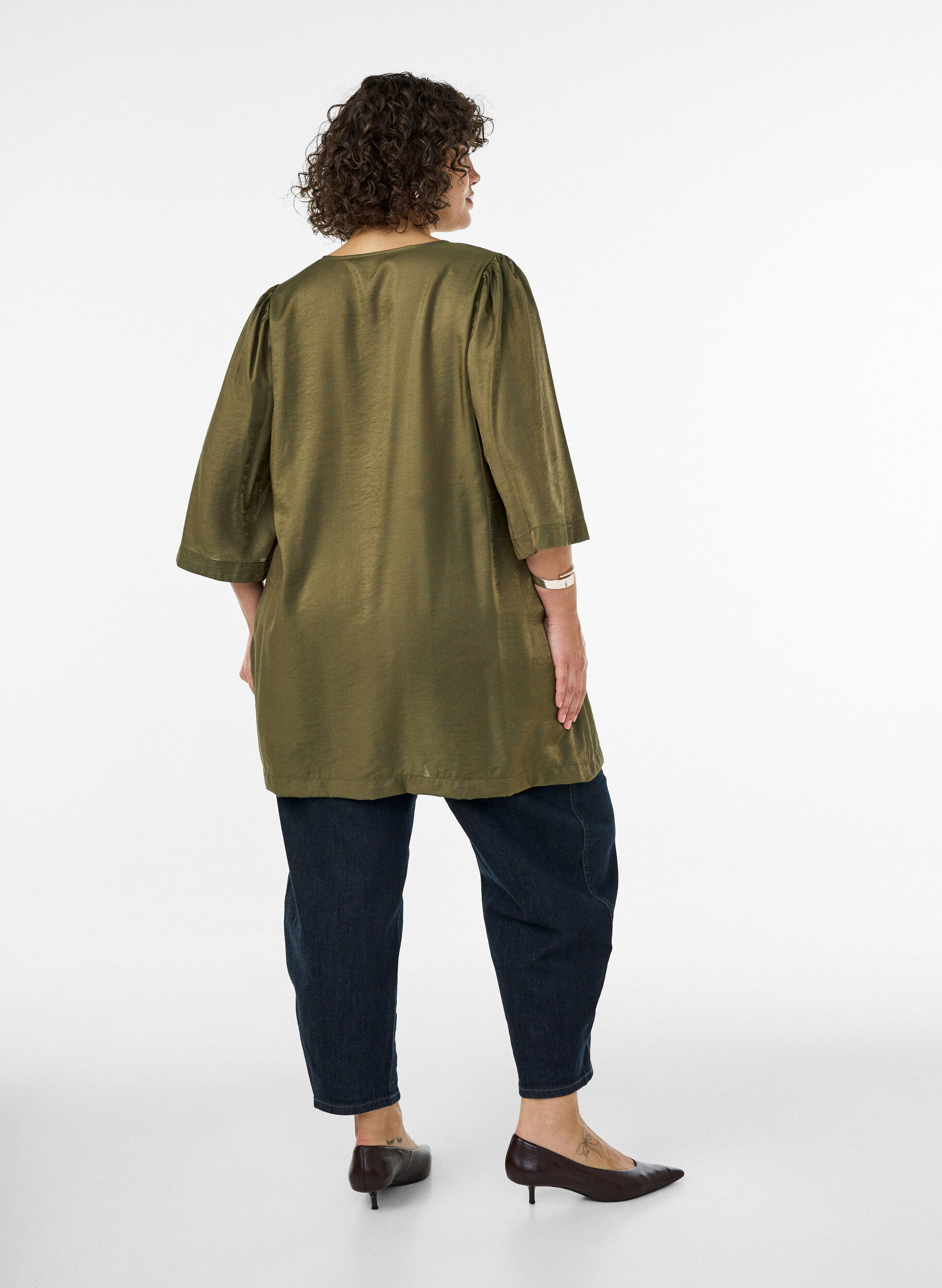 ZizzifashionShiny tunic with a V-neck and 3/4 sleeves, Green, Model image number 2
