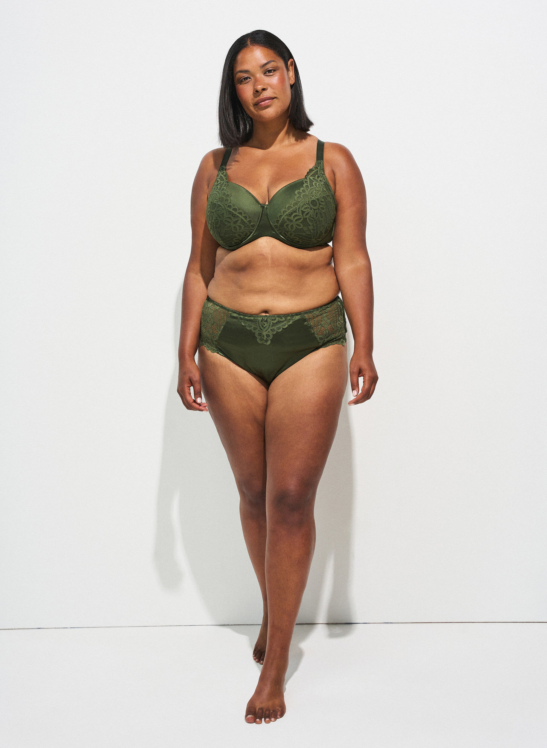 ZizzifashionHipster string with lace and microfibre, Green, Image image number 0