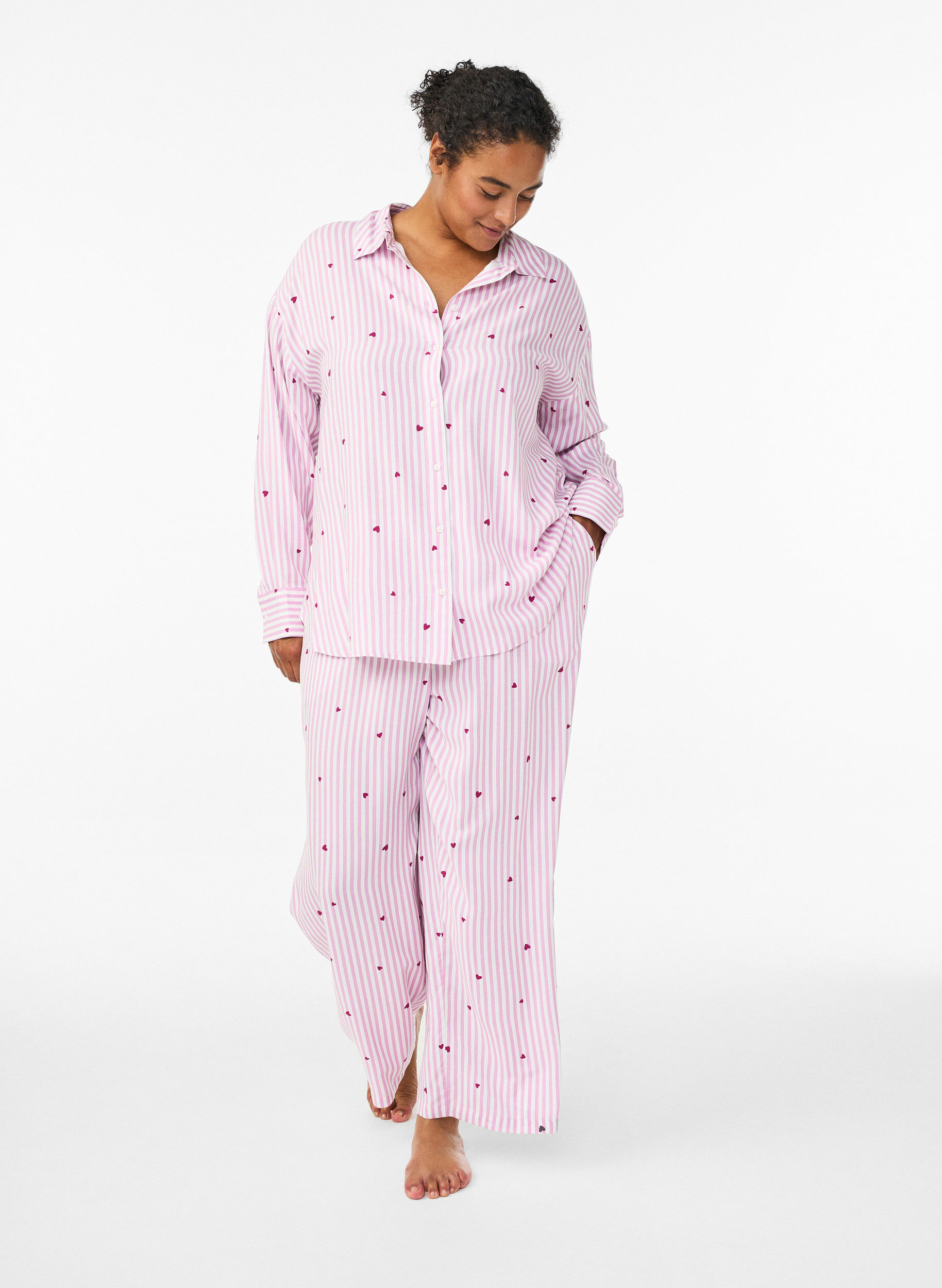 Zizzifashion Loose night trousers with stripes and hearts, Rose, Model image number 0
