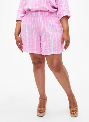 Striped shorts in a linen-viscose blend, Rosebloom Wh.Stripe, Model image number 2