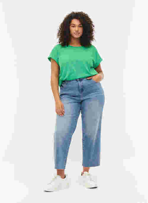7/8 jeans with raw hems and high waist