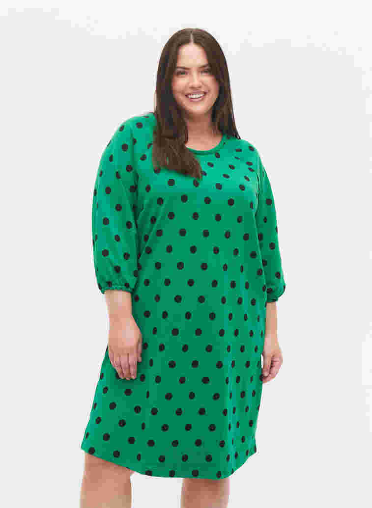 Polka dot dress with 3/4 sleeves, Jolly Green Dot, Model