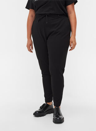Cropped Maddison trousers, Black, Model image number 2