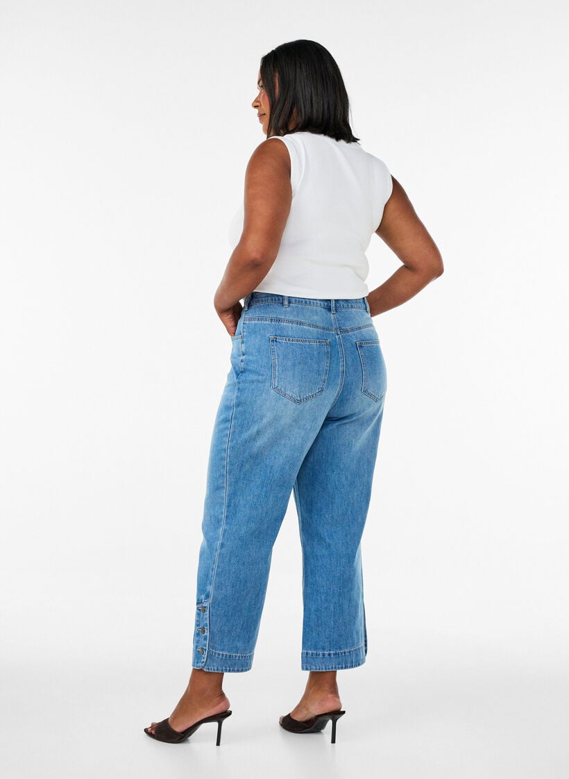 Cropped Kiana jeans with straight fit and button details, Light Blue, Model image number 1