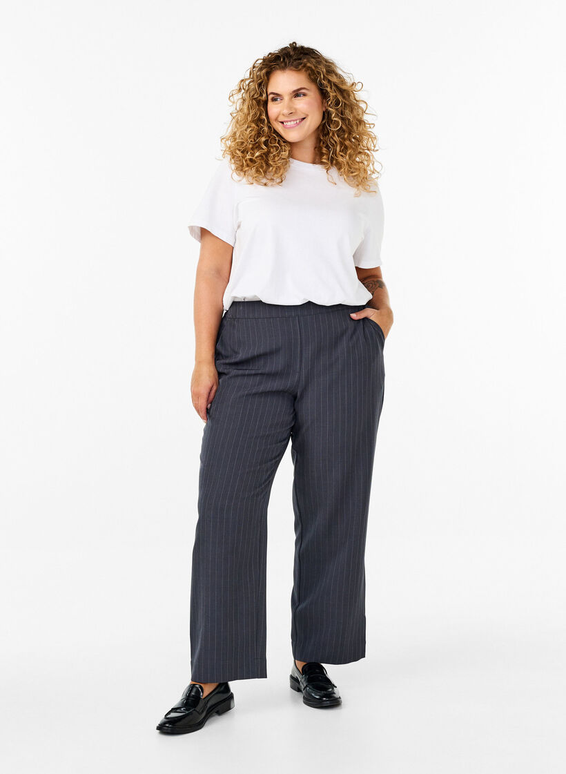 FLASH - Loose trousers with pockets, Dark Grey Mel Stripe, Model image number 0