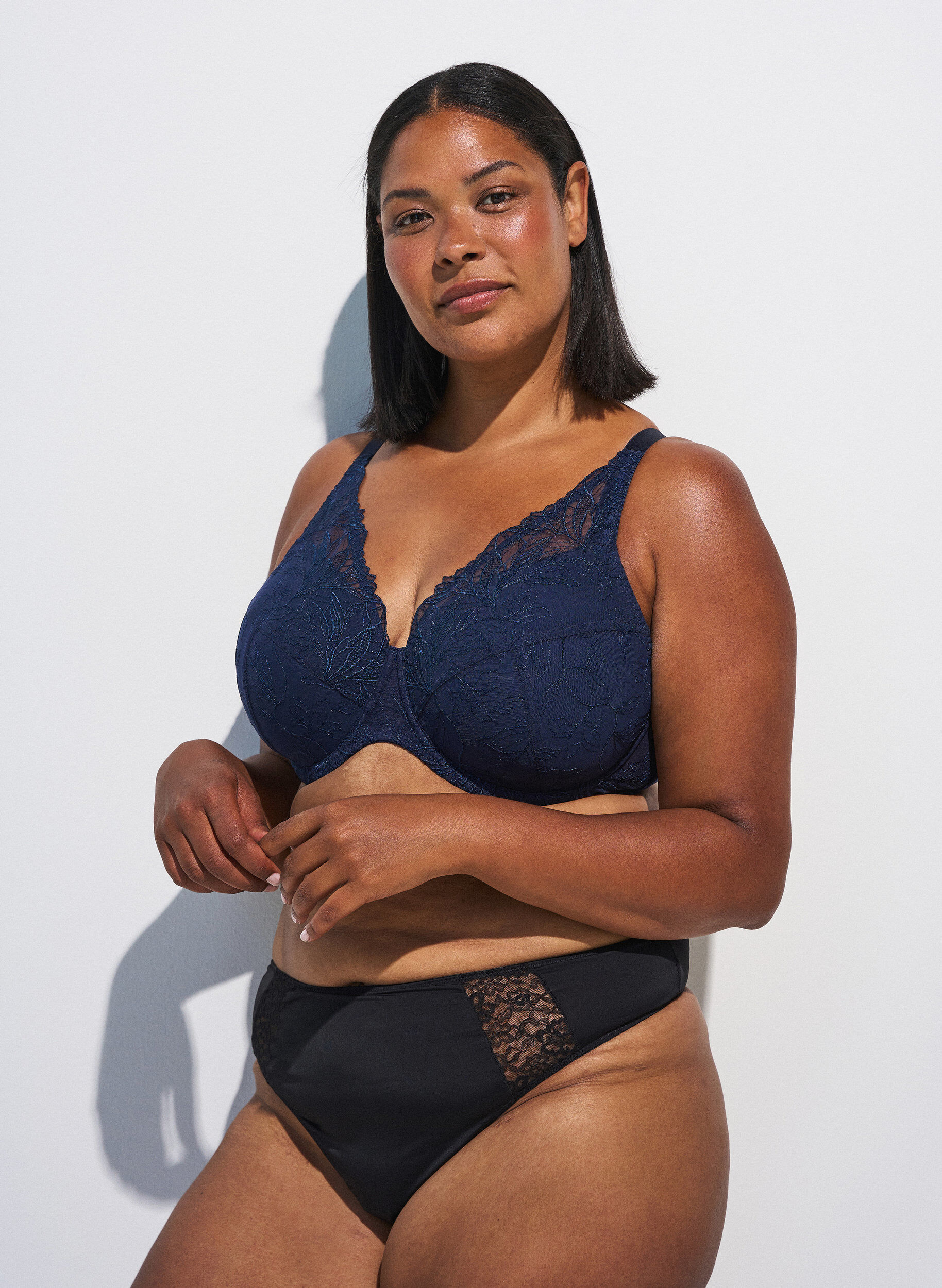 Padded lace bra with underwire