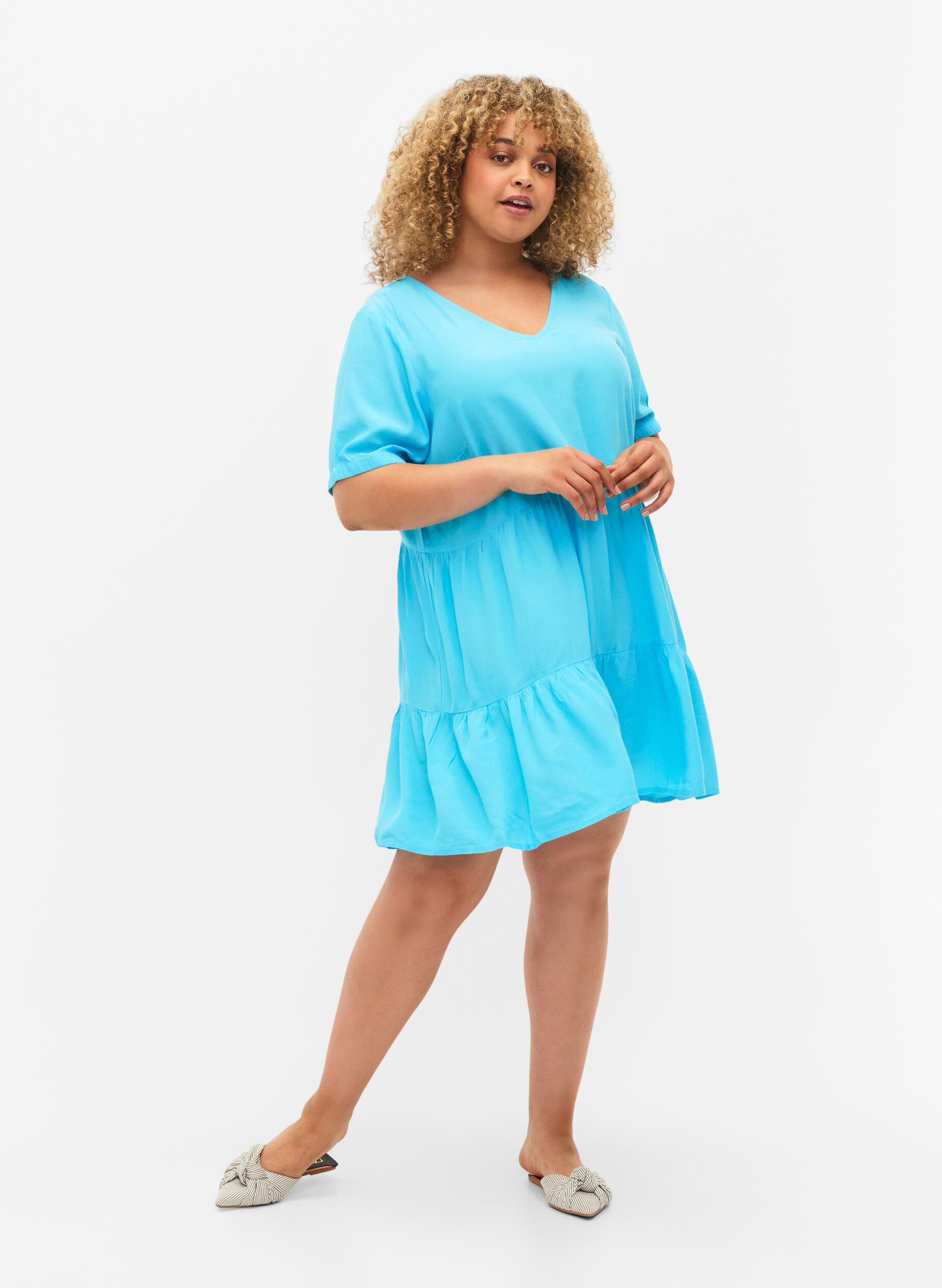 Zizzifashion Single colored viscose tunic with short sleeves, Bachelor Button, Model image number 1