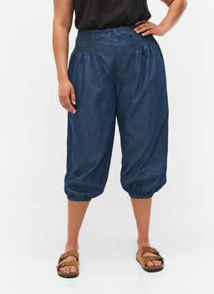 Loose cotton 3/4-length trousers with smock effect, Medium Blue Denim, Model image number 2