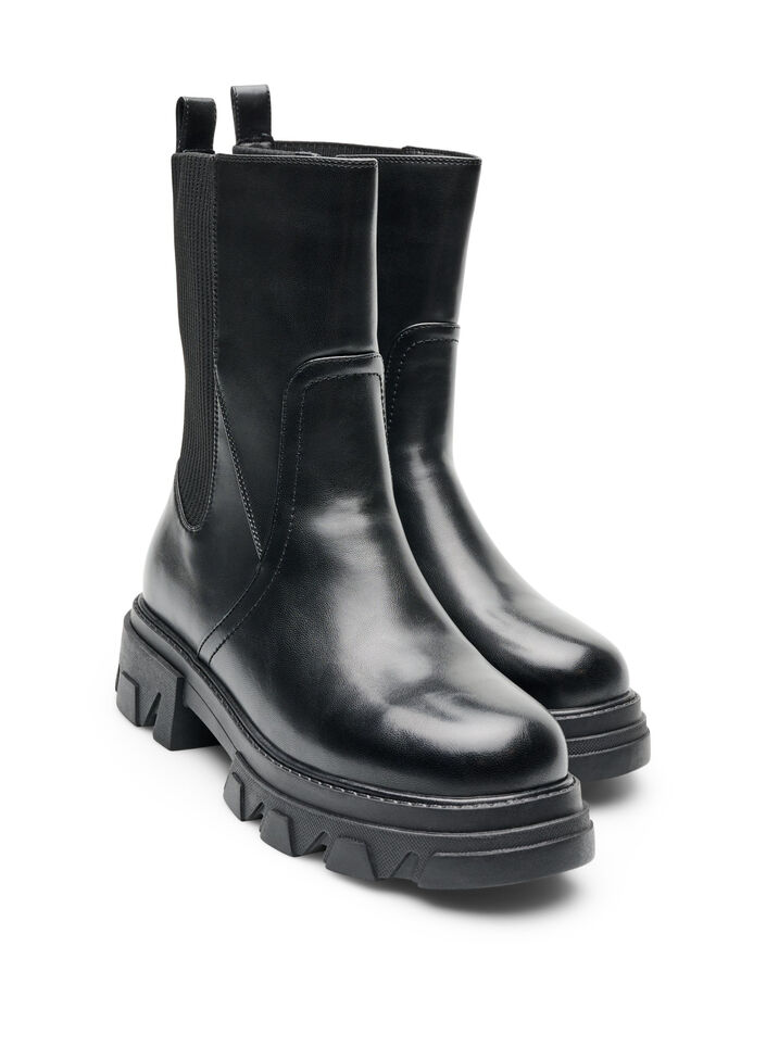 Chelsea boot with a chunky sole and ribbed panels, Black, Packshot image number 1