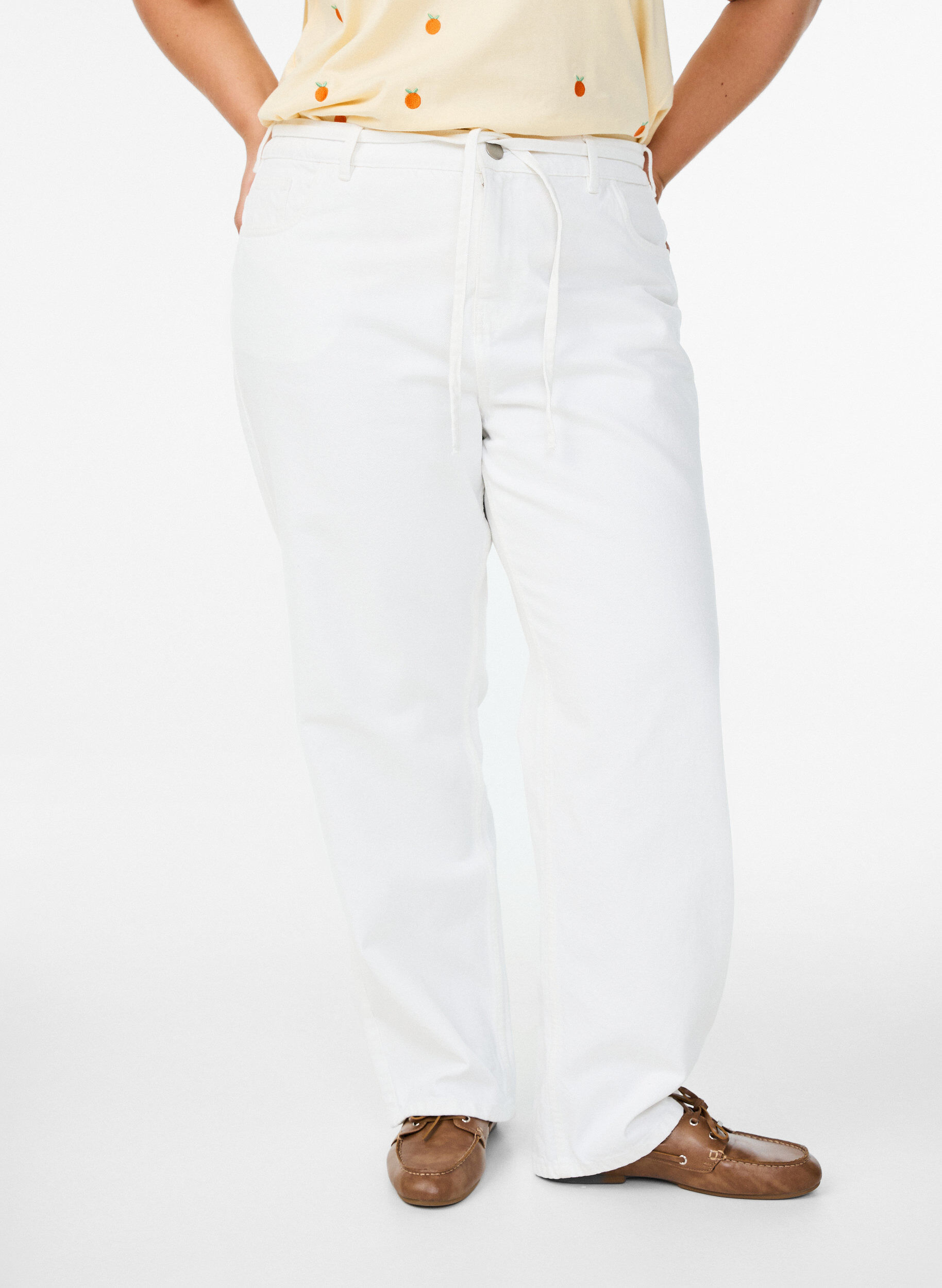 Zizzifashion Straight fit jeans with a tie belt, White, Model image number 2