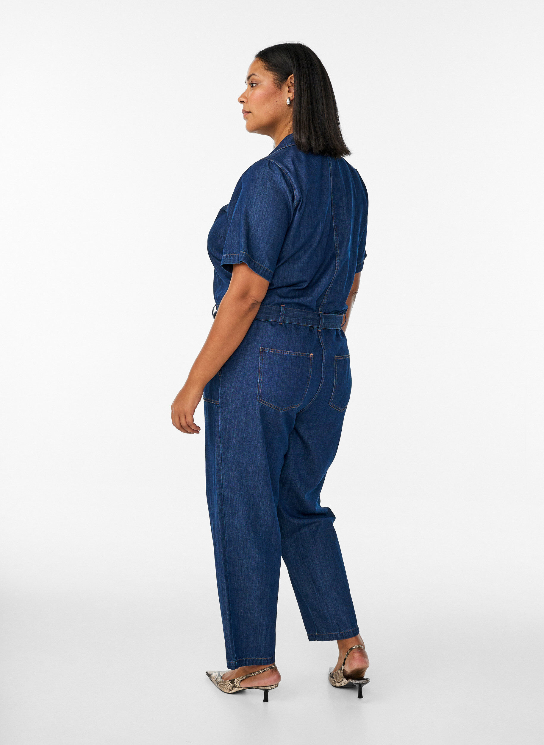 Zizzifashion Denim jumpsuit with short sleeves and a tie belt, Blue, Model image number 1