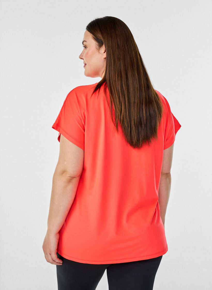 Solid-coloured training T-shirt, Coral, Model image number 2
