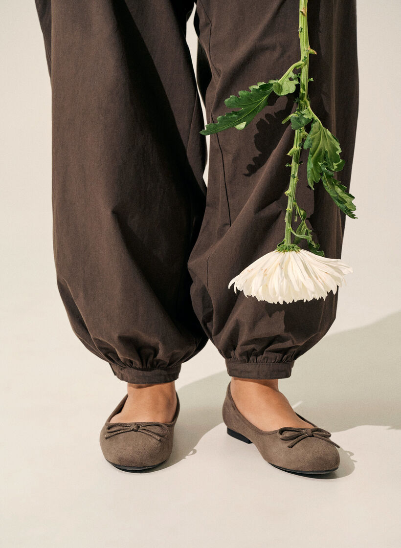 Ballerina in faux suede with bow, Brown, Image image number 0