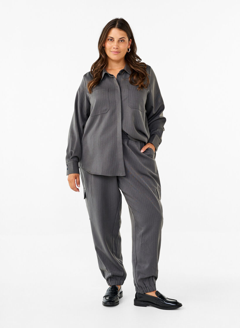 Trousers with cargo pockets and elasticated waist, Dark Grey, Model image number 0