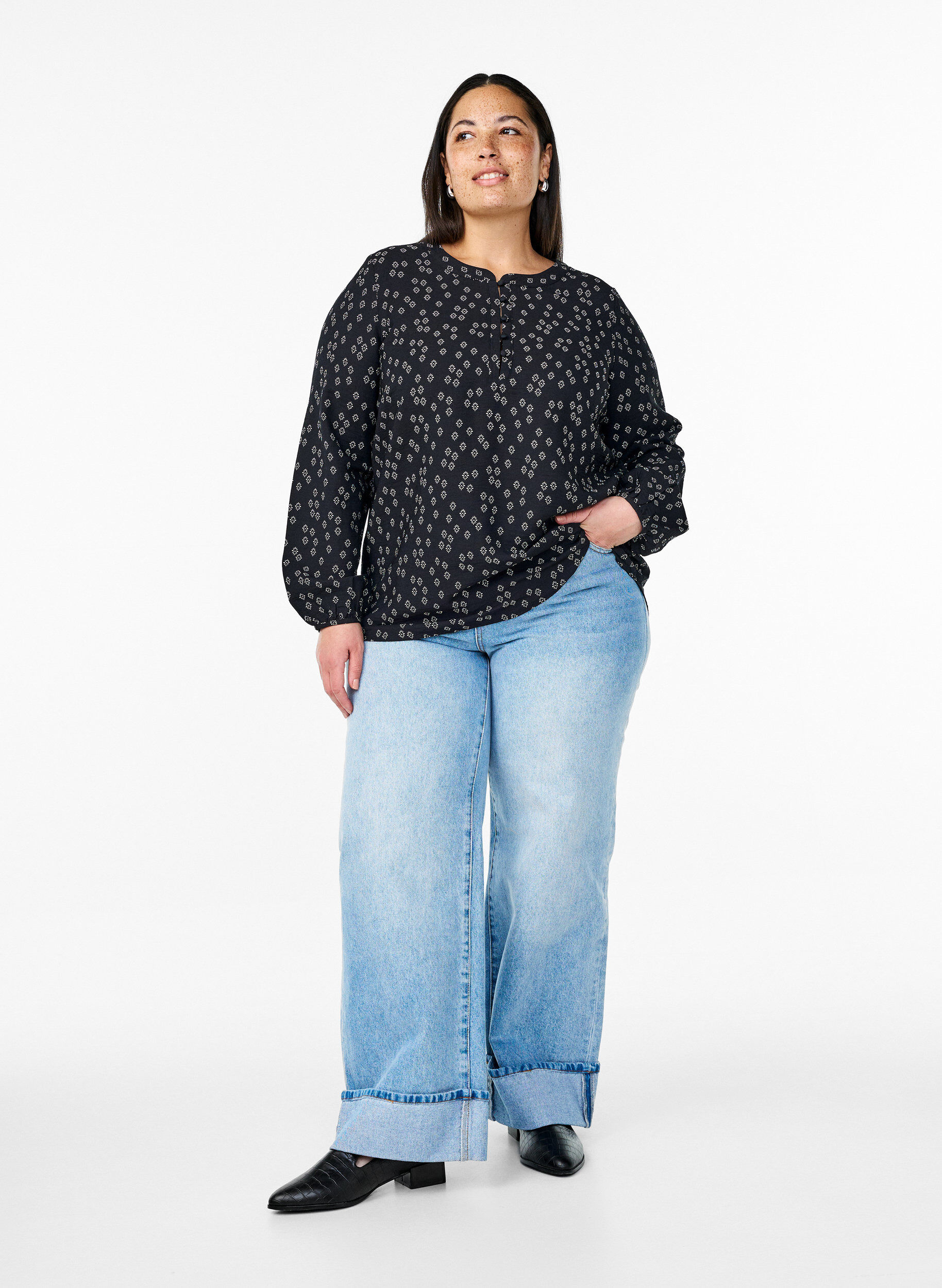 Zizzifashion Long-sleeved blouse with pattern and buttons, Black, Model image number 1