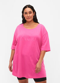 Oversize cotton t-shirt with print, Shocking Pink ÉTOILÉ, Model