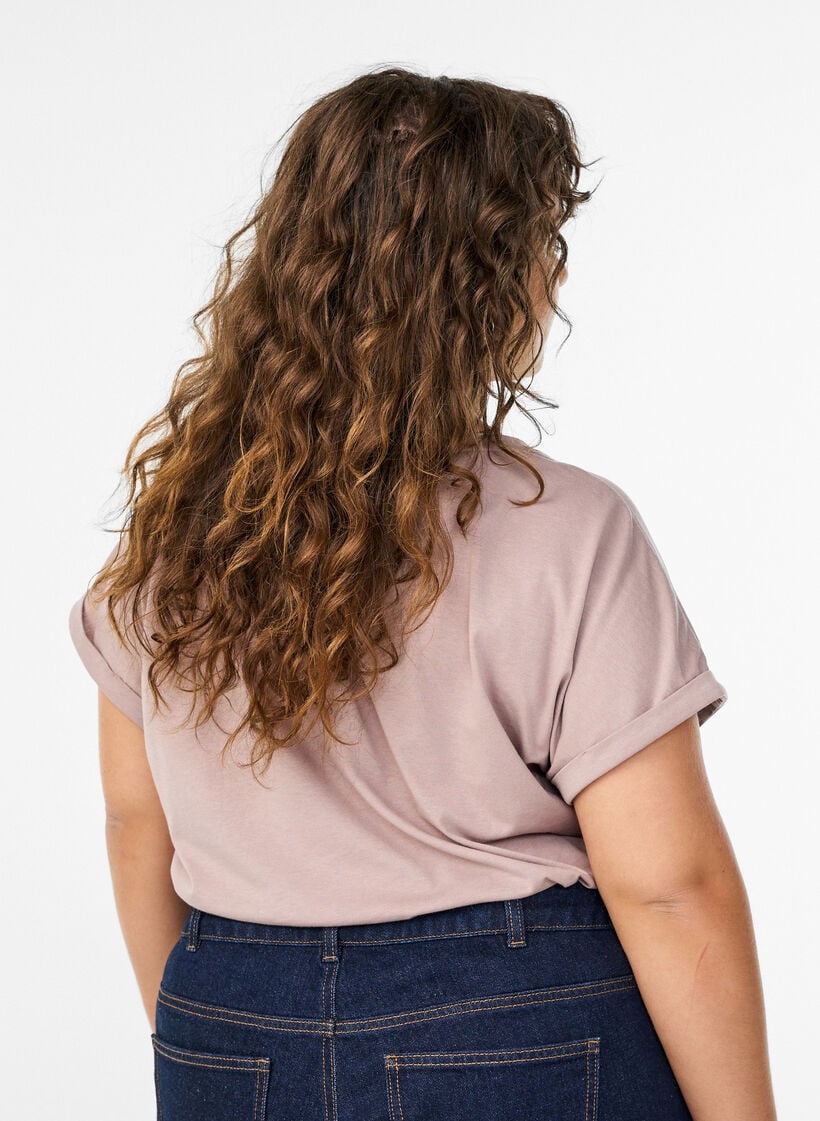 Short-sleeved t-shirt in a cotton blend, Red, Model image number 2