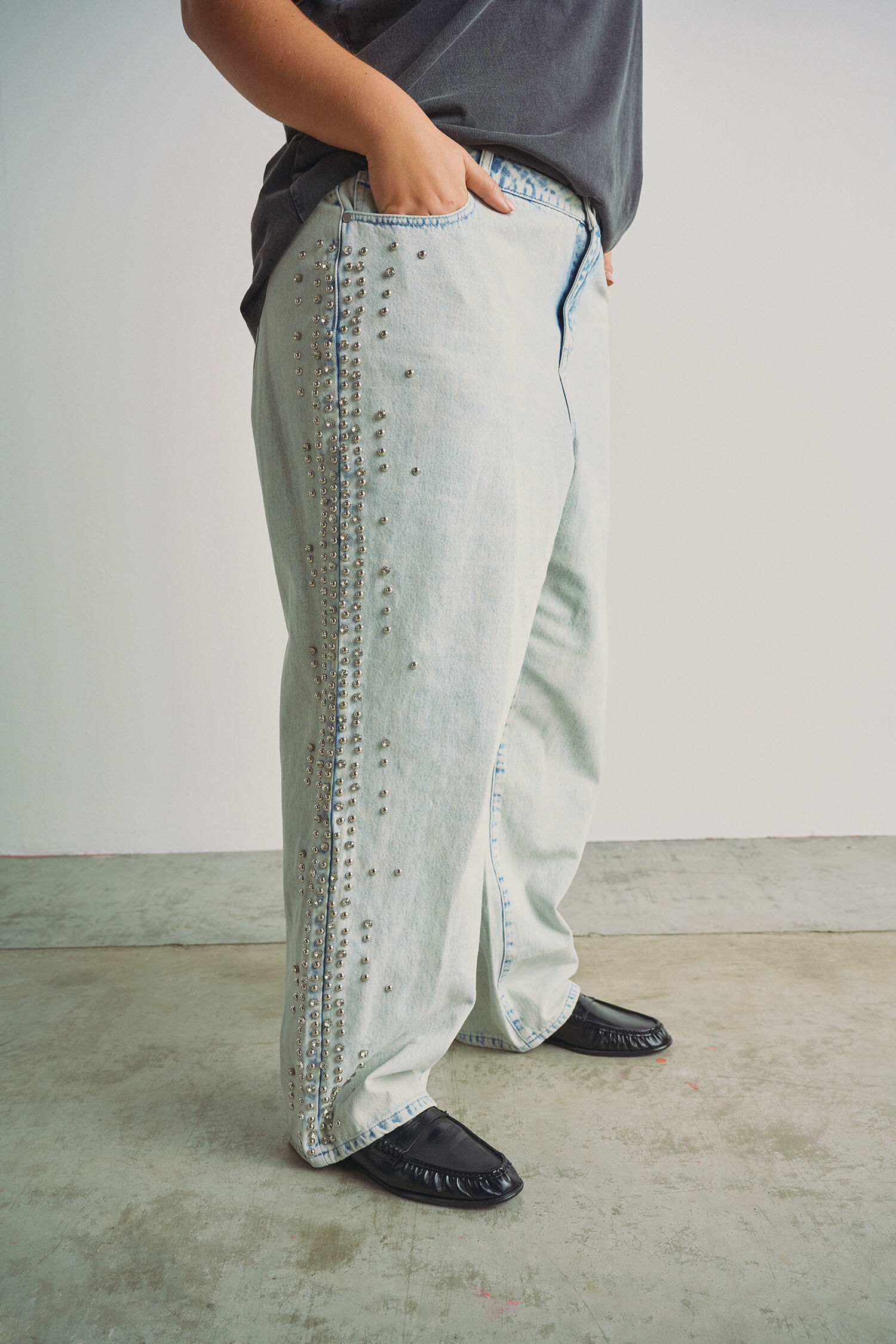 Zizzifashion Jeans with details, , Model