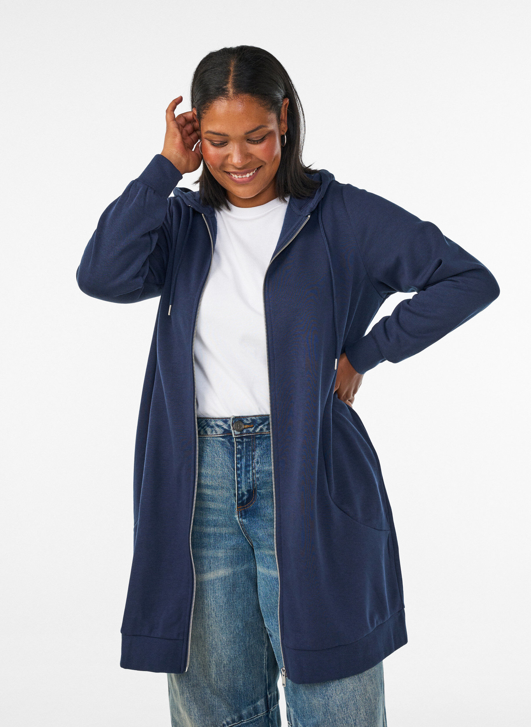 Long hoodie with zip and pockets, Blue, Model