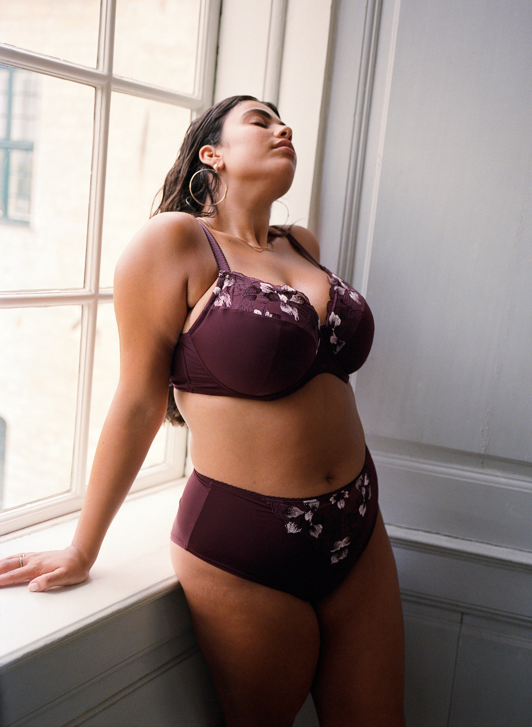 Zizzifashion Microfibre panties with floral embroidery, Dark Bordeaux, Image image number 0