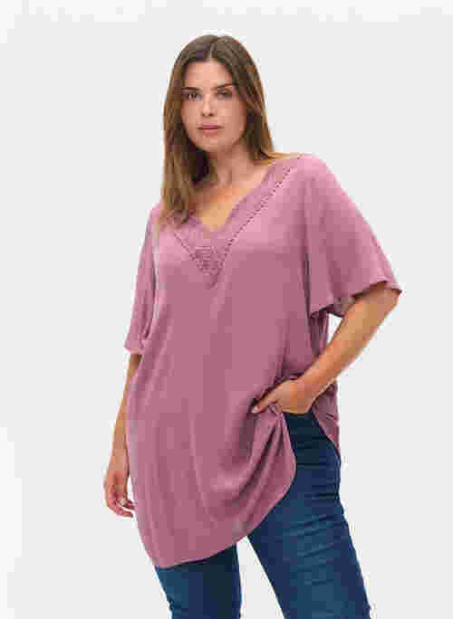 Short-sleeved viscose tunic with lace details