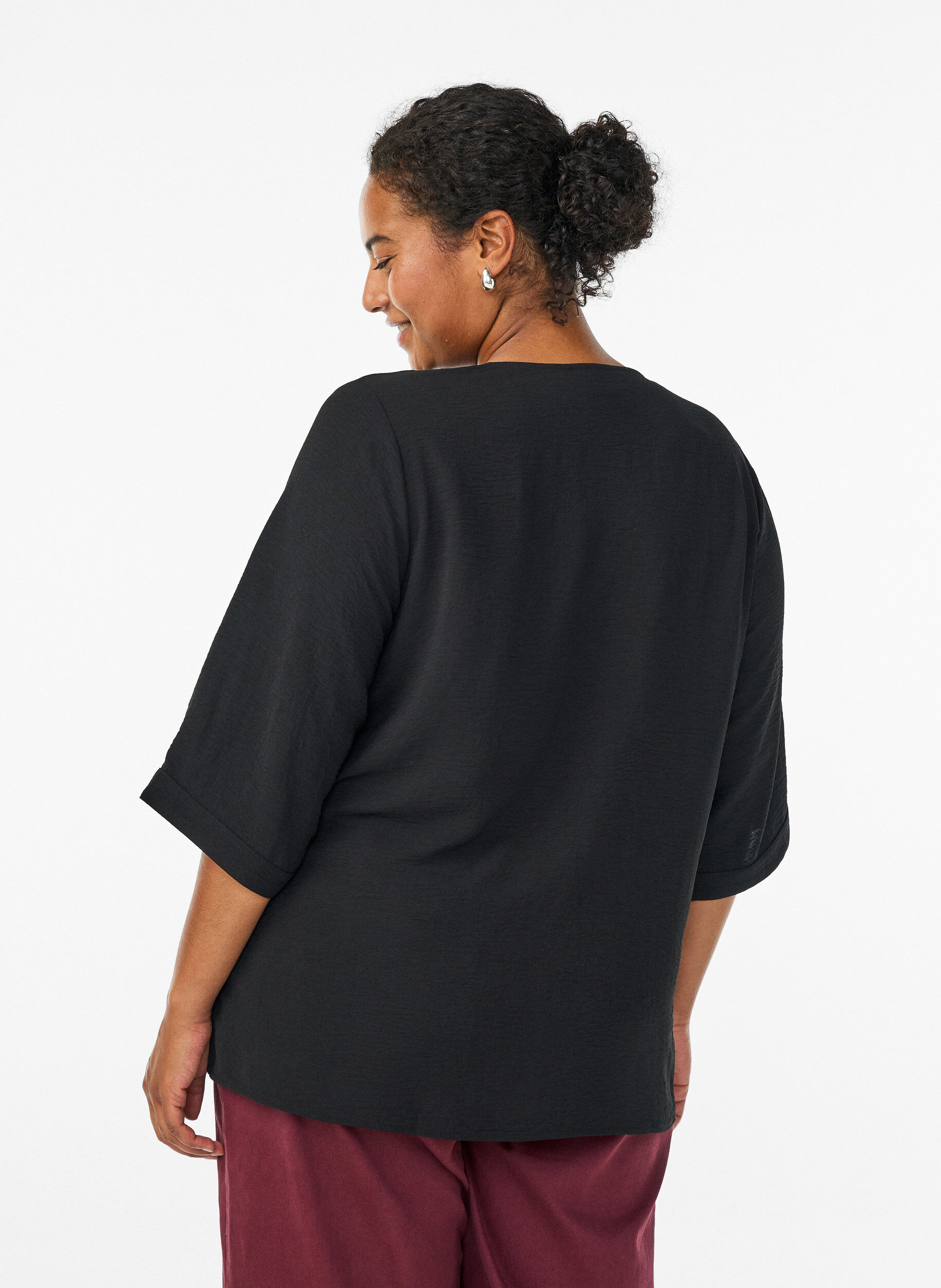 ZizzifashionShirt Blouse with V-Neck and 3/4 Sleeves, Black, Model image number 2