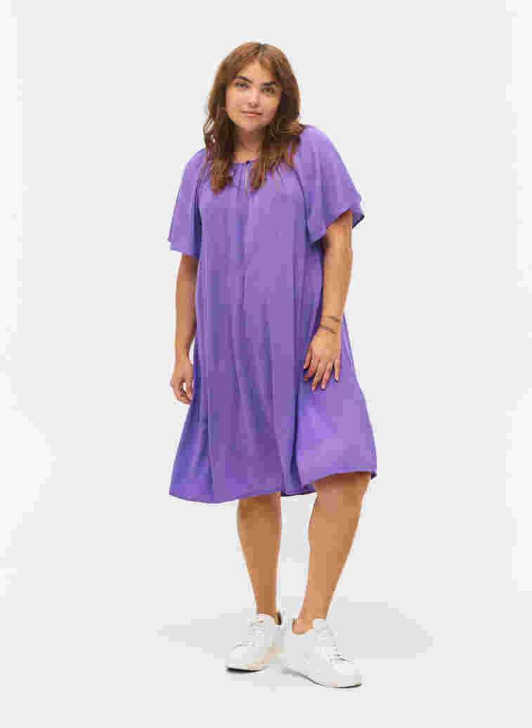 Short-sleeved viscose dress, Passion Flower, Model image number 2