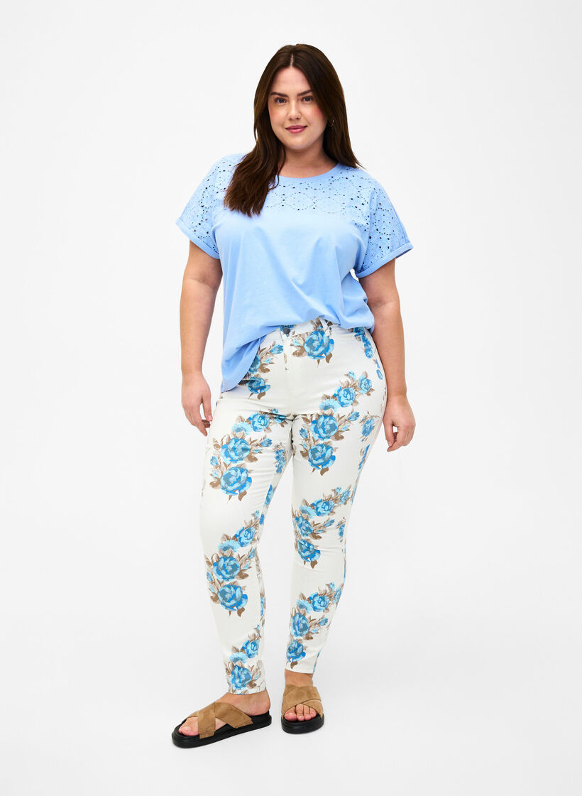 Organic cotton T-shirt with broderie anglaise, Serenity, Model image number 2