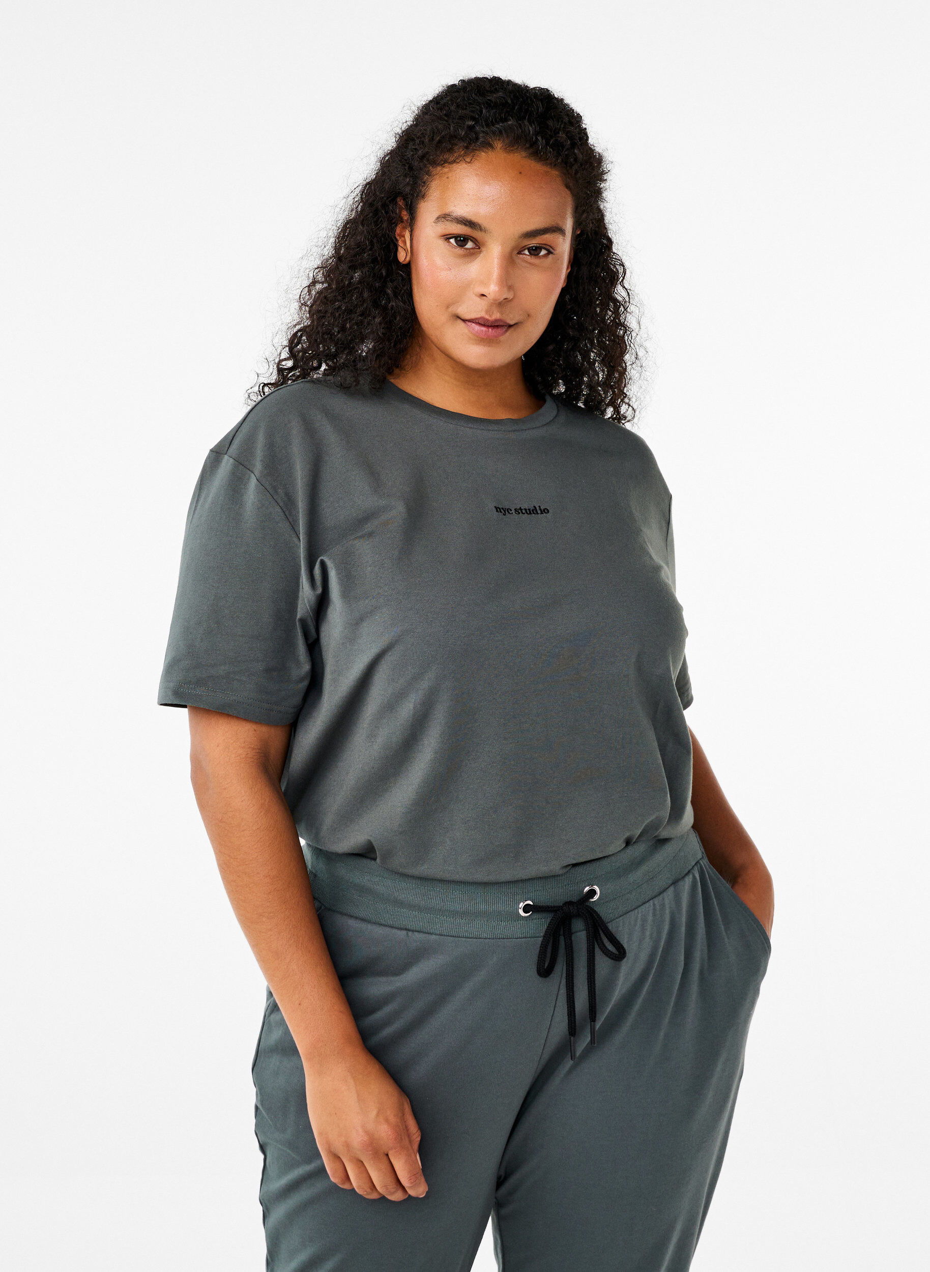 Sporty T-shirt in organic cotton, , Model