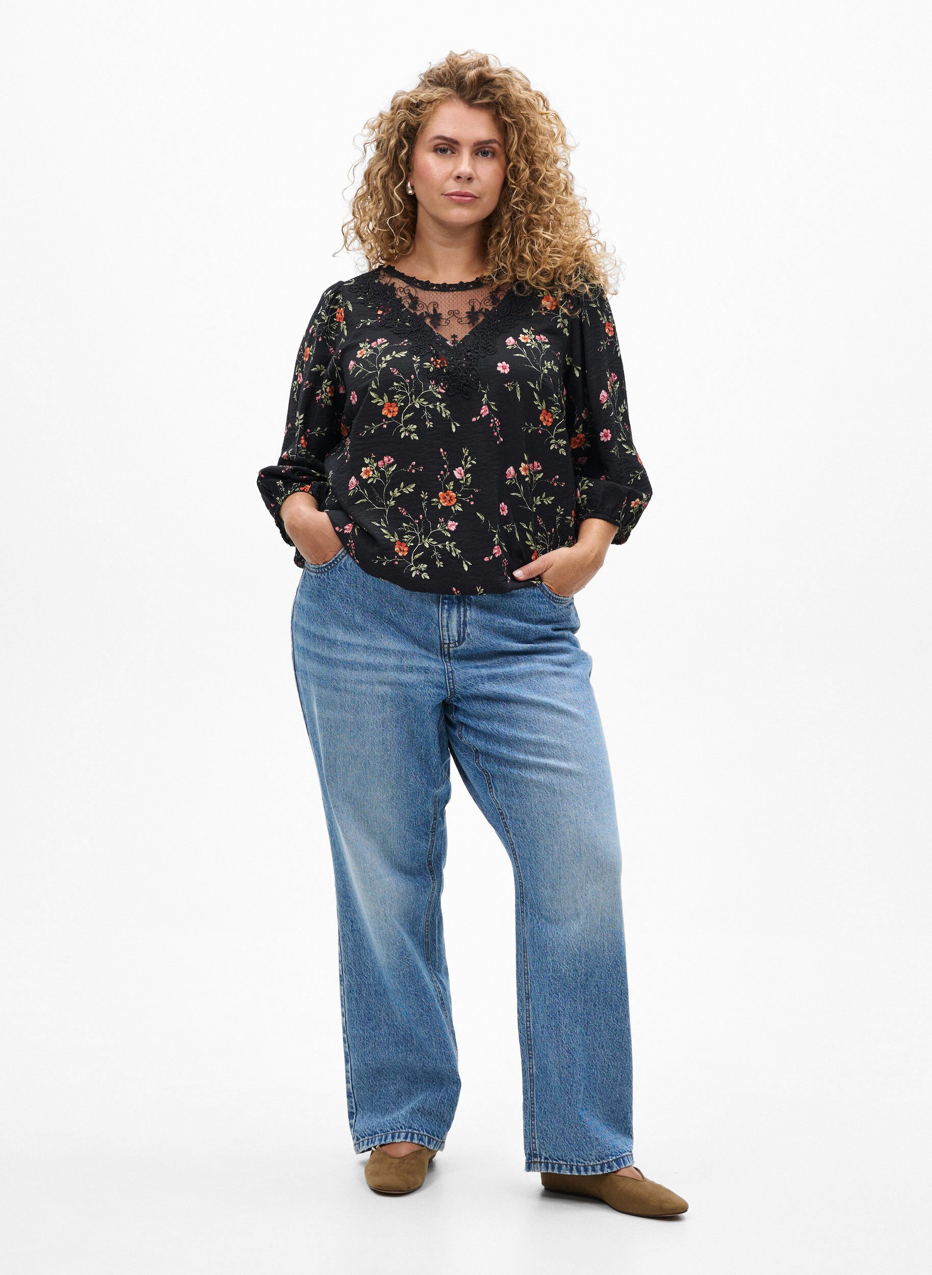 ZizzifashionBlouse with 3/4 sleeves and lace details, Black, Model image number 1