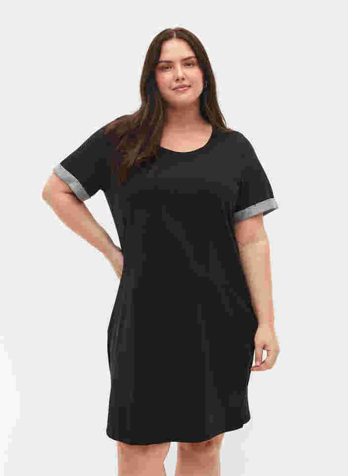 Sweater dress with short sleeves and slits, Black, Model