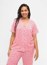 Printed viscose nightshirt, Pink Icing W. hearts, Model
