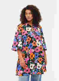 Floral tunica with 3/4 sleeves, Vibrant Flower AOP, Model