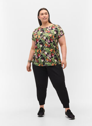 Short sleeve training t-shirt with print, Palm Flower AOP, Model image number 2