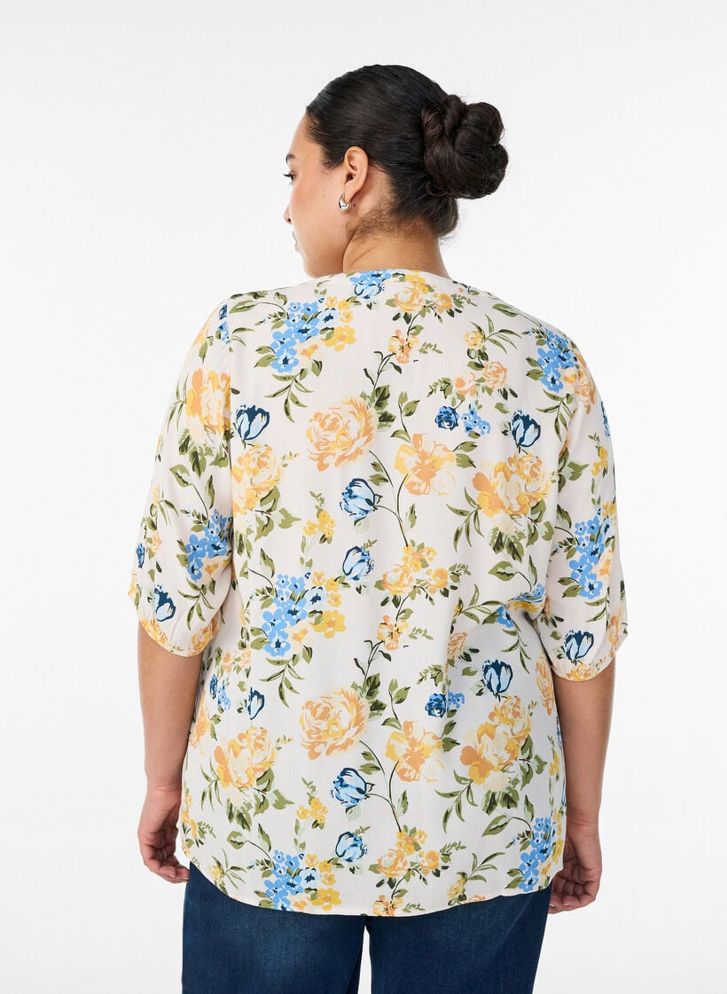 Viscose blouse with print and button fastening, Vanilla, Model image number 2