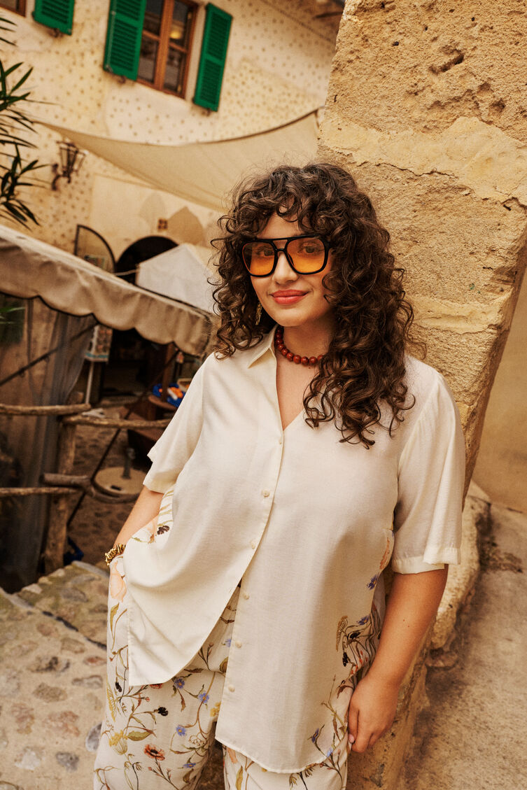 Romantic Mediterranean elegance, , Model