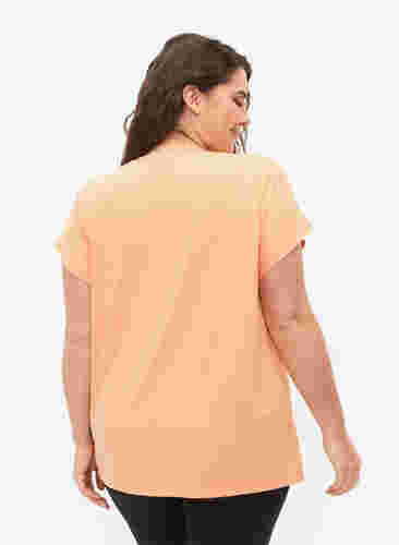 Short sleeved workout t-shirt, Apricot Nectar, Model image number 1