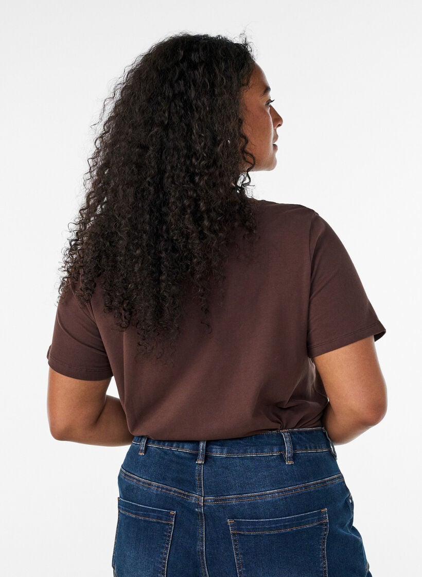 Basic plain cotton t-shirt, Brown, Model image number 2