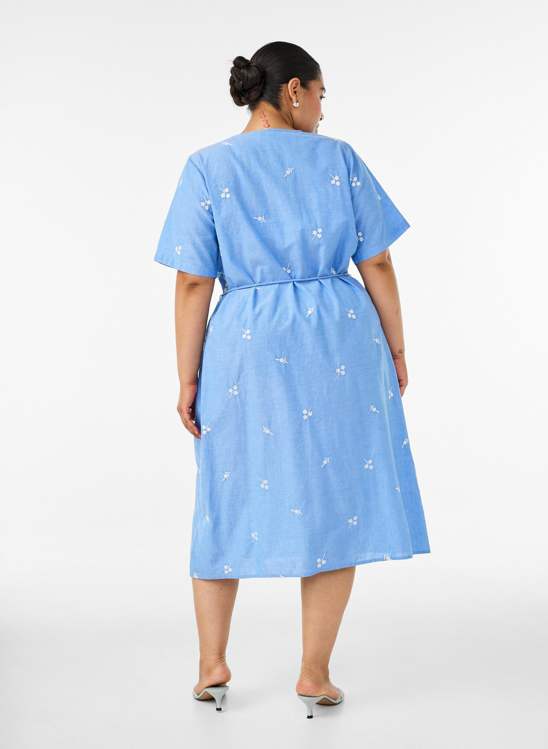 ZizzifashionCotton shirt dress with embroidered flowers, Light Blue, Model image number 1