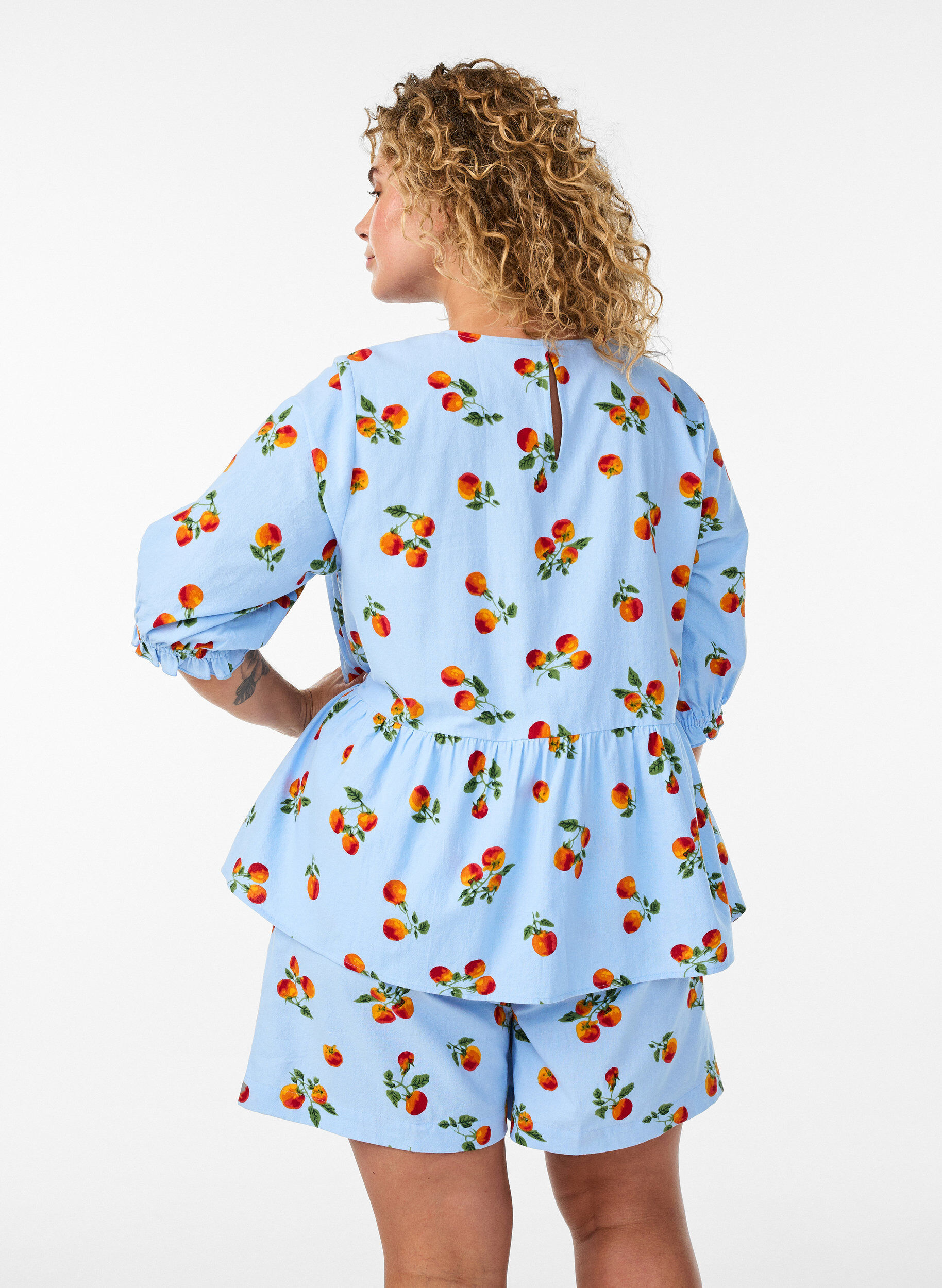 ZizzifashionCotton shorts with a tomato print and high waist, Light Blue, Model image number 2