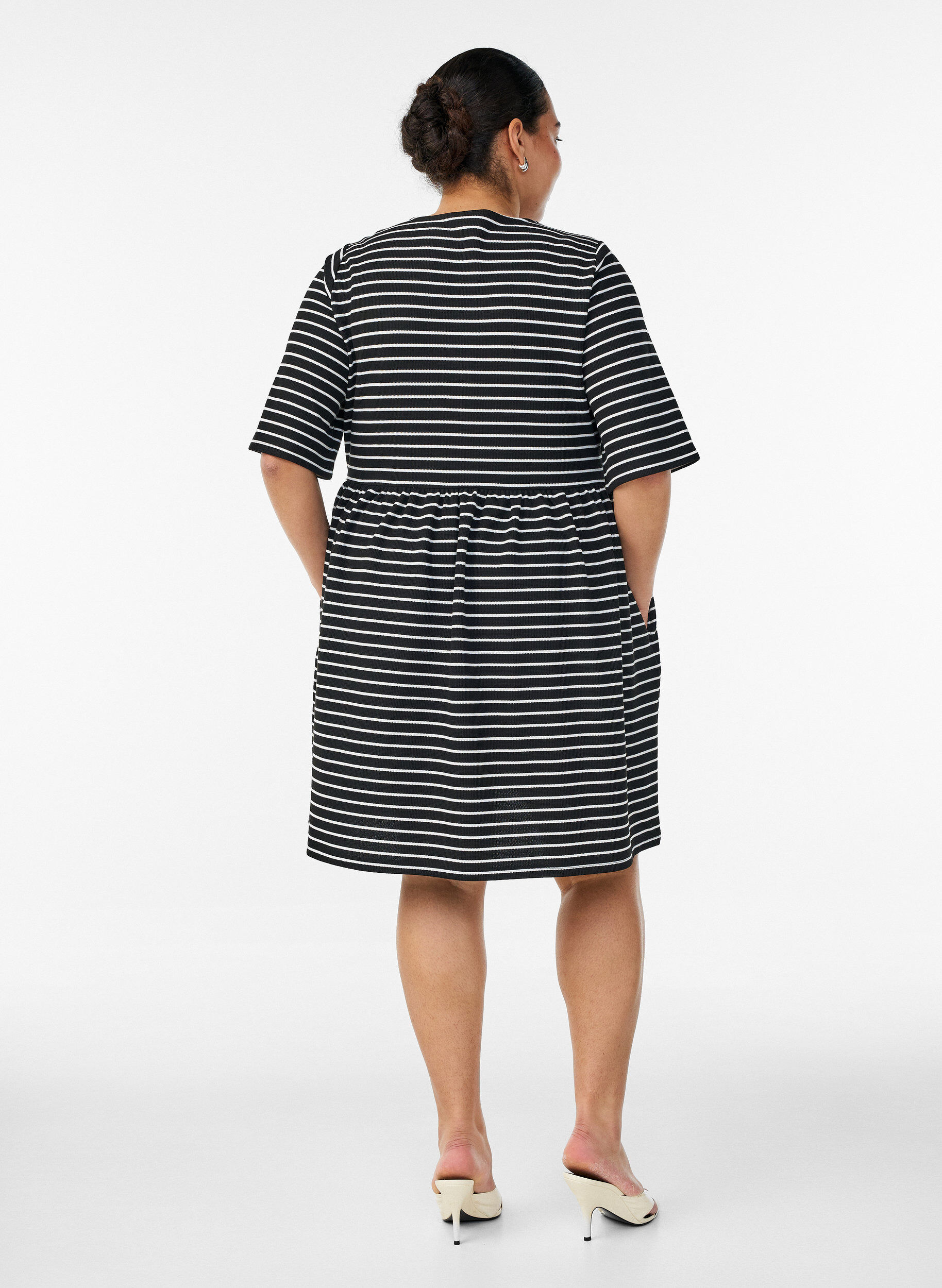 ZizzifashionDress with a ribbed texture and an empire line, White, Model image number 2