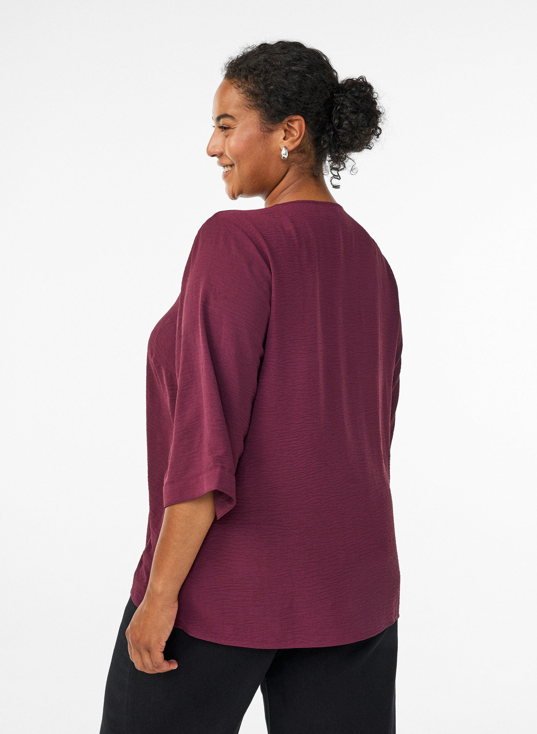 Zizzifashion Shirt Blouse with V-Neck and 3/4 Sleeves, Dark Bordeaux, Model image number 2