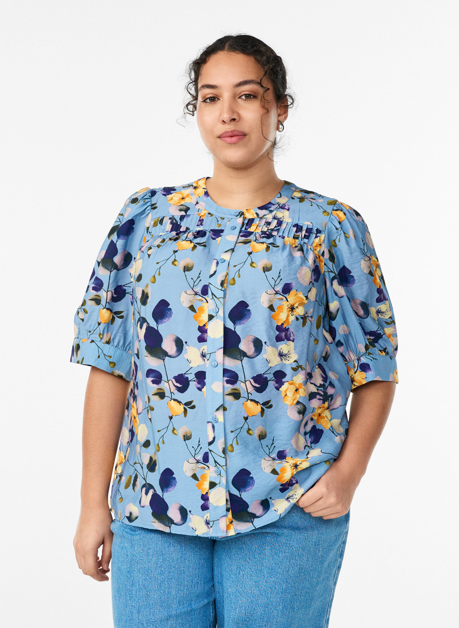 Patterned shirt blouse with 1/2 sleeves, Light Blue, Model