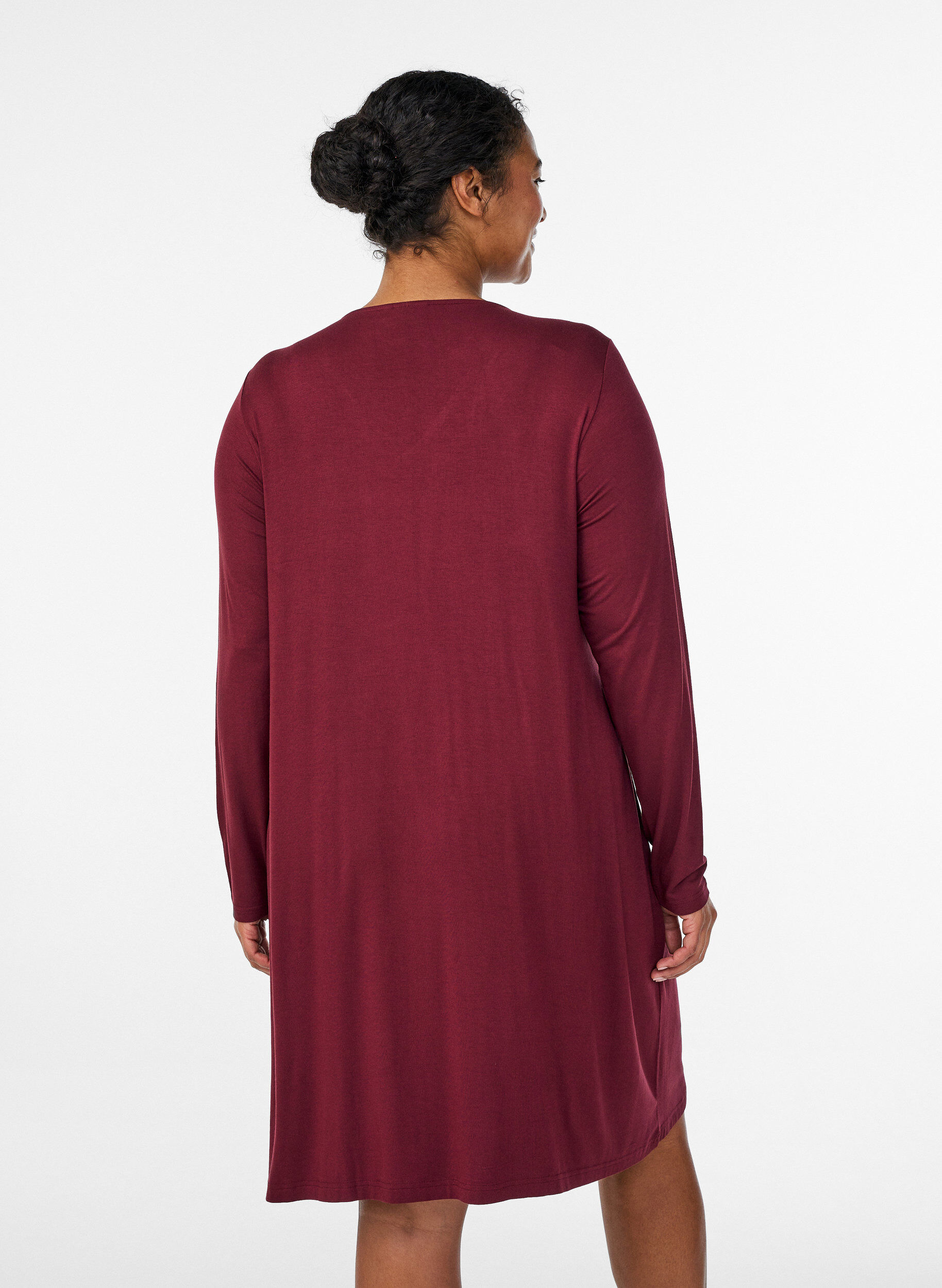 Zizzifashion Long-sleeved nightgown with lace insert and v-neck, Red, Model image number 2