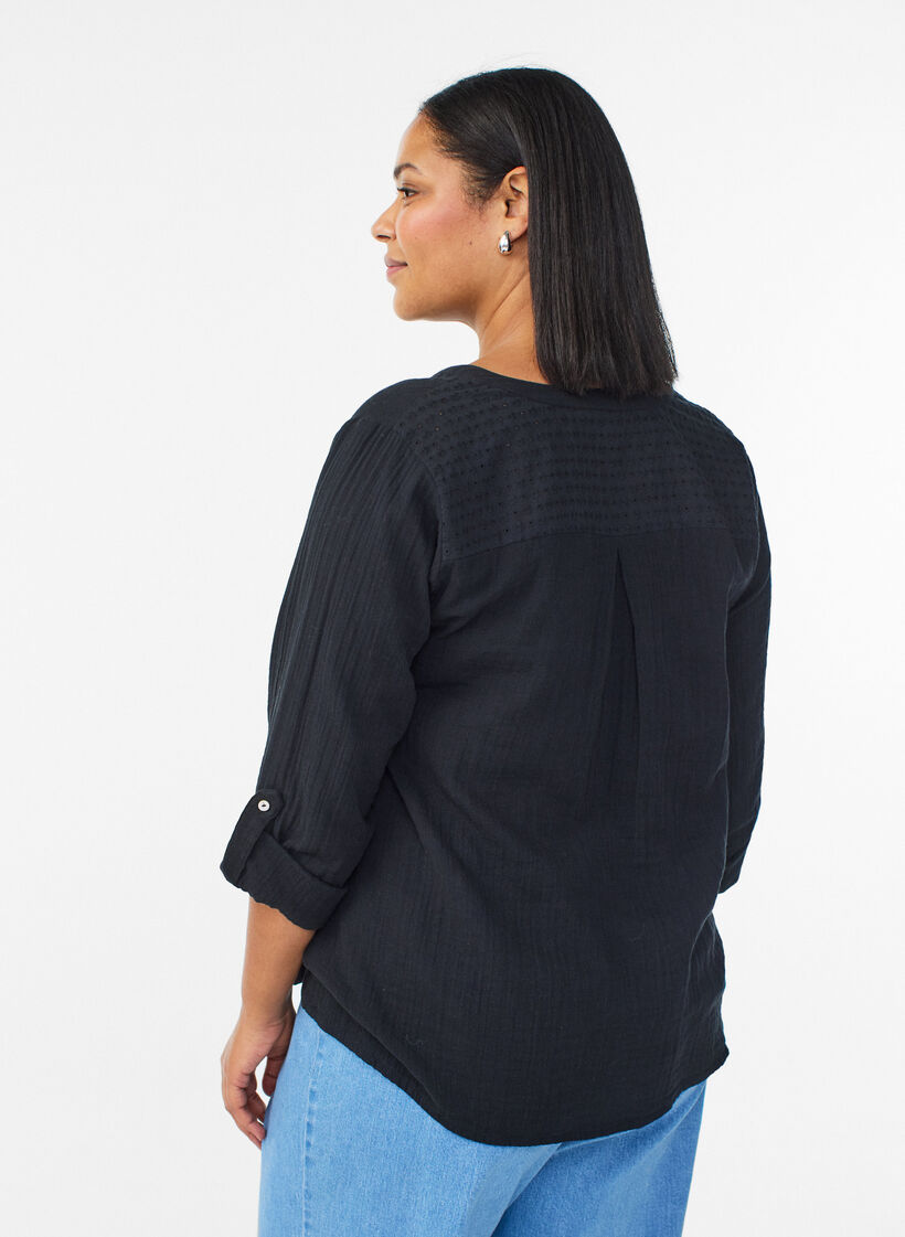 Blouse in cotton muslin with broderie anglaise, Black, Model image number 2
