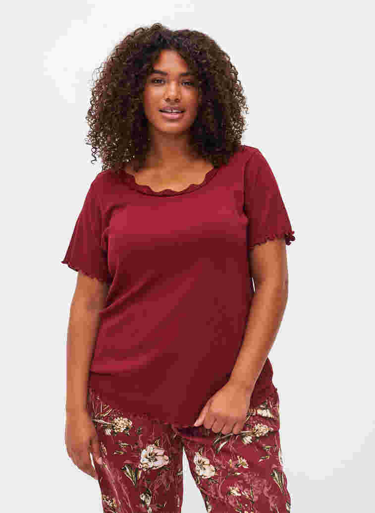 Short-sleeved pyjama top with lace trim, Cabernet, Model image number 0