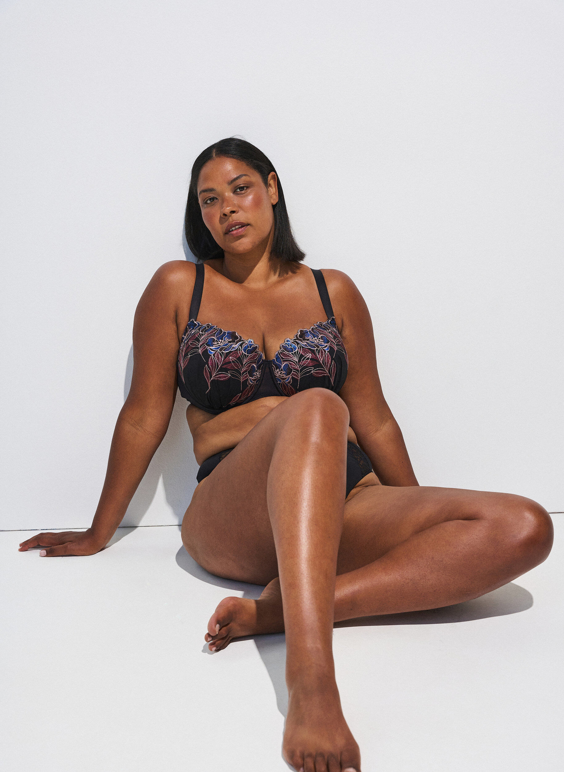 ZizzifashionMoulded bra with floral embroidery, Black, Image image number 0