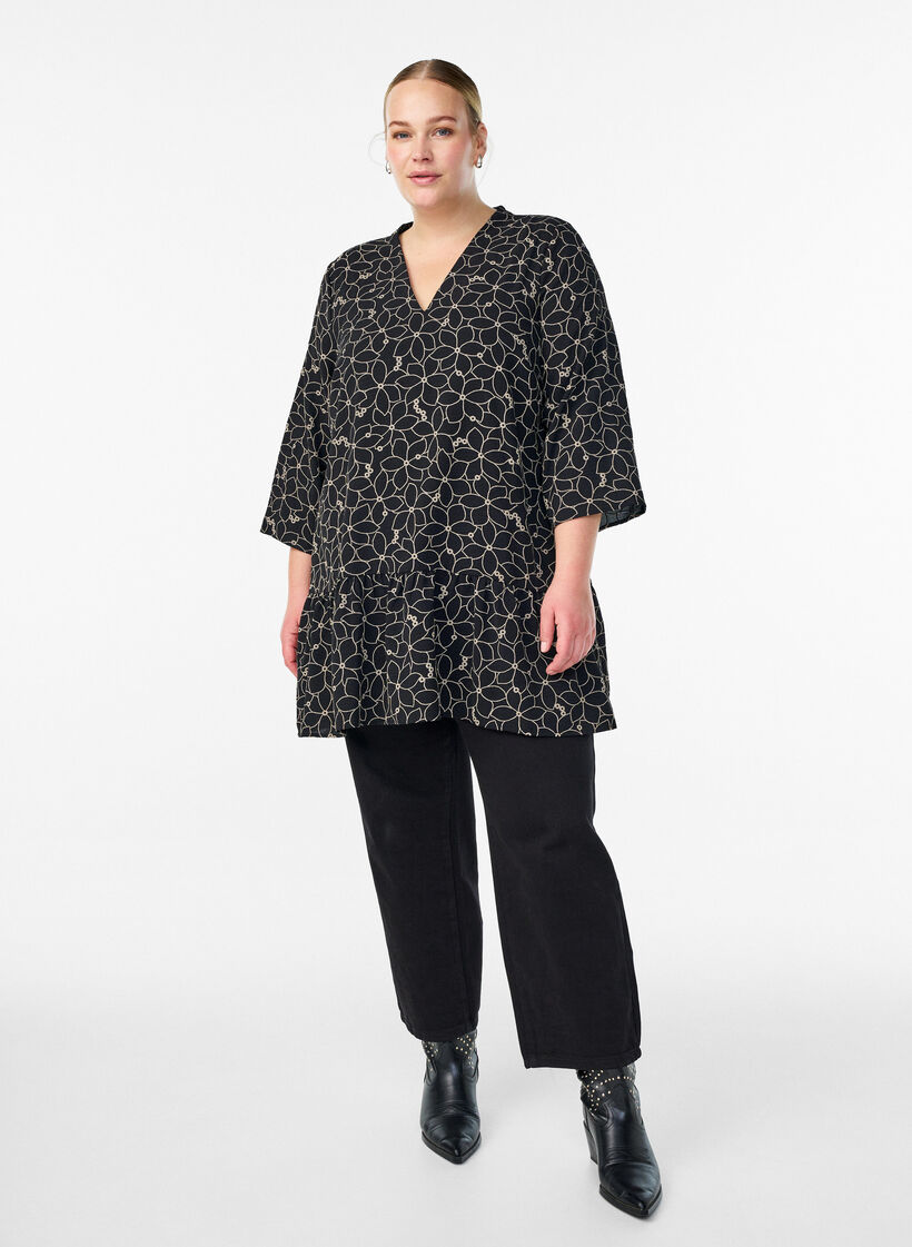 Tunic with an embroidered floral pattern and 3/4 sleeves, Black, Model image number 1